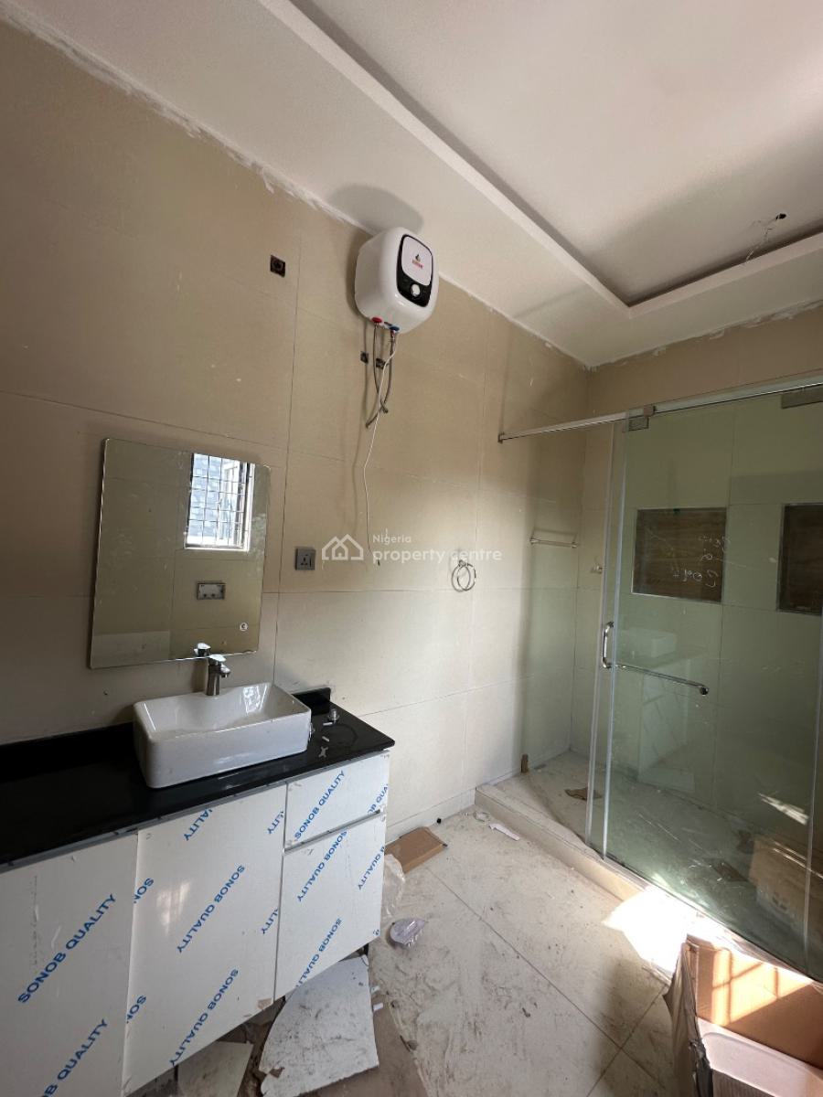 Luxury Spacious 6 Rooms Duplex with Bq, Guzape District, Abuja, Terraced Duplex for Sale