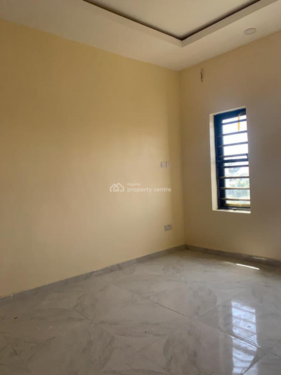1 Bedroom Apartment, Mobile Road, Ilaje, Ajah, Lagos, Mini Flat (room and Parlour) for Rent