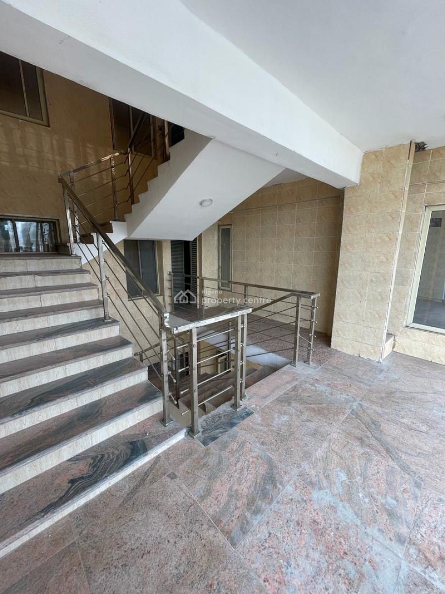 Distress Spacious 3 Bedroom Apartment, Bq, Swimming Pool, Gym, Ikate, Lekki, Lagos, Flat / Apartment for Sale