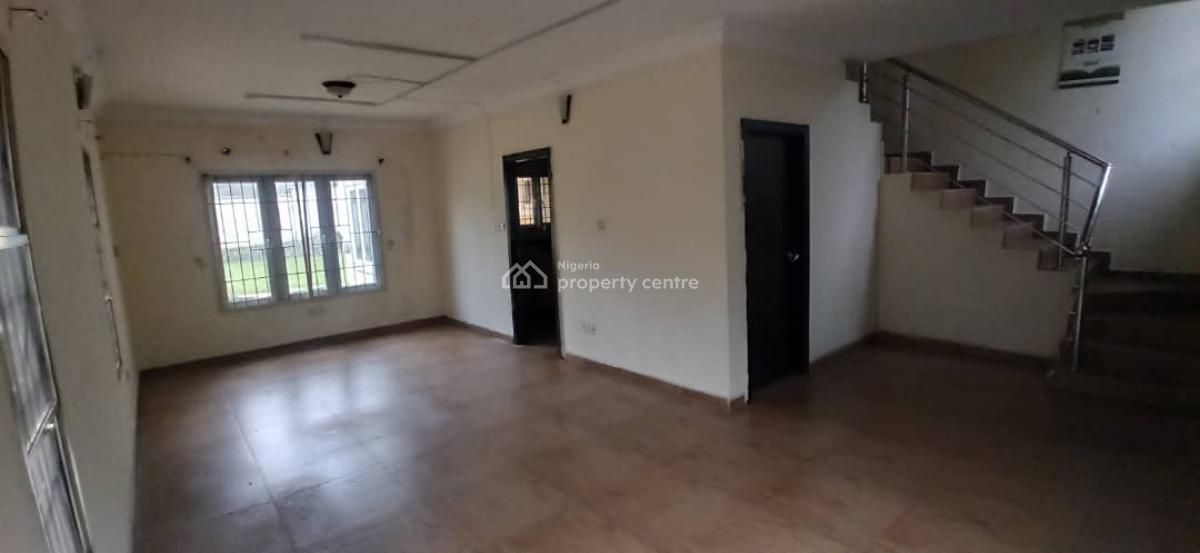 a Solid 3 Bedrooms Duplex with a Maid Room, Golfview Estate, Link Reservations, Onireke Gra., Ibadan, Oyo, Semi-detached Duplex for Sale