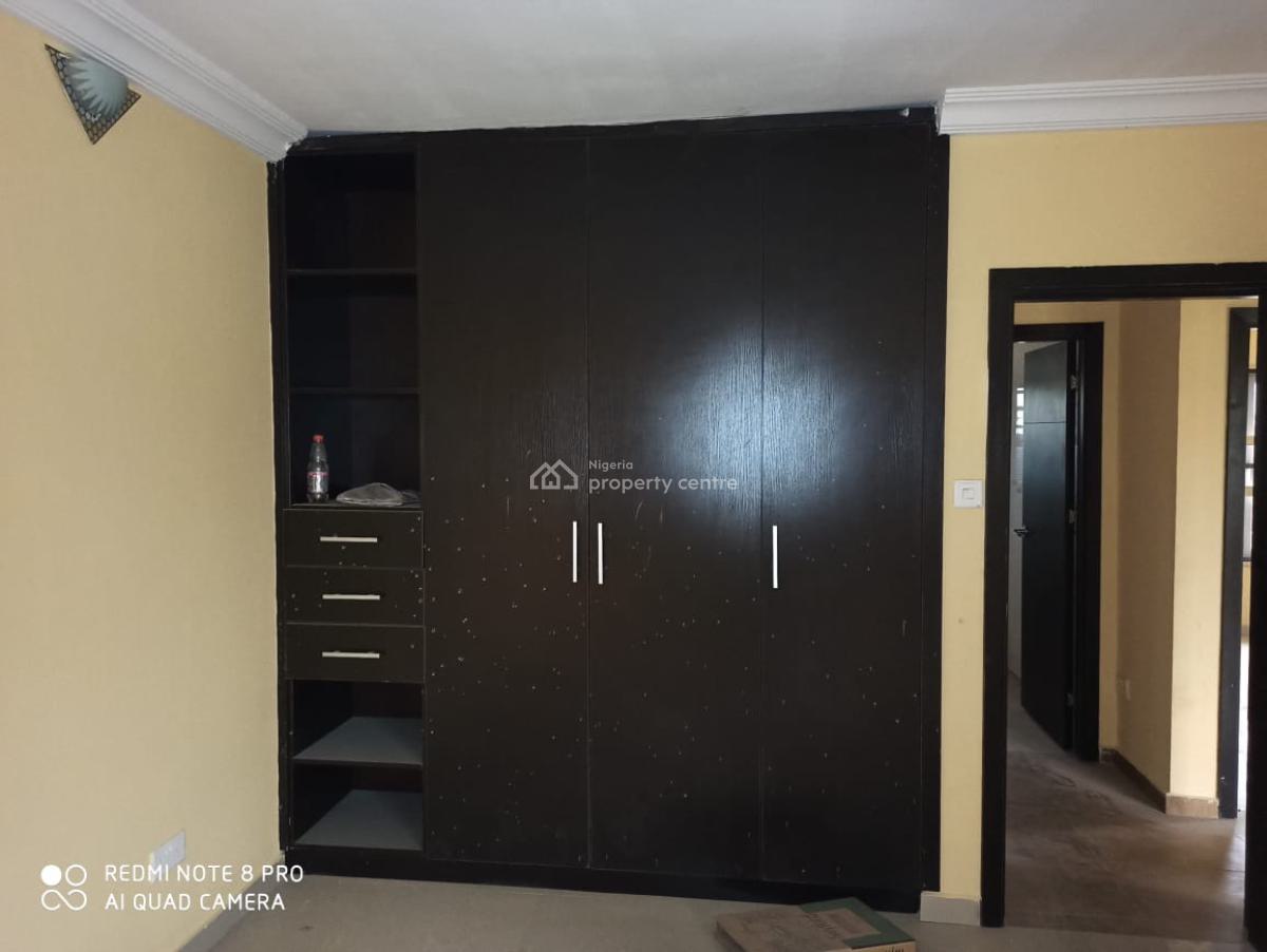 a Solid 3 Bedrooms Duplex with a Maid Room, Golfview Estate, Link Reservations, Onireke Gra., Ibadan, Oyo, Semi-detached Duplex for Sale