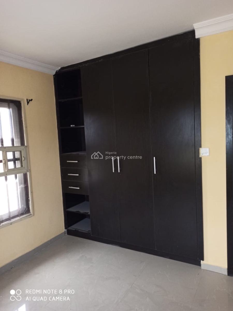 a Solid 3 Bedrooms Duplex with a Maid Room, Golfview Estate, Link Reservations, Onireke Gra., Ibadan, Oyo, Semi-detached Duplex for Sale