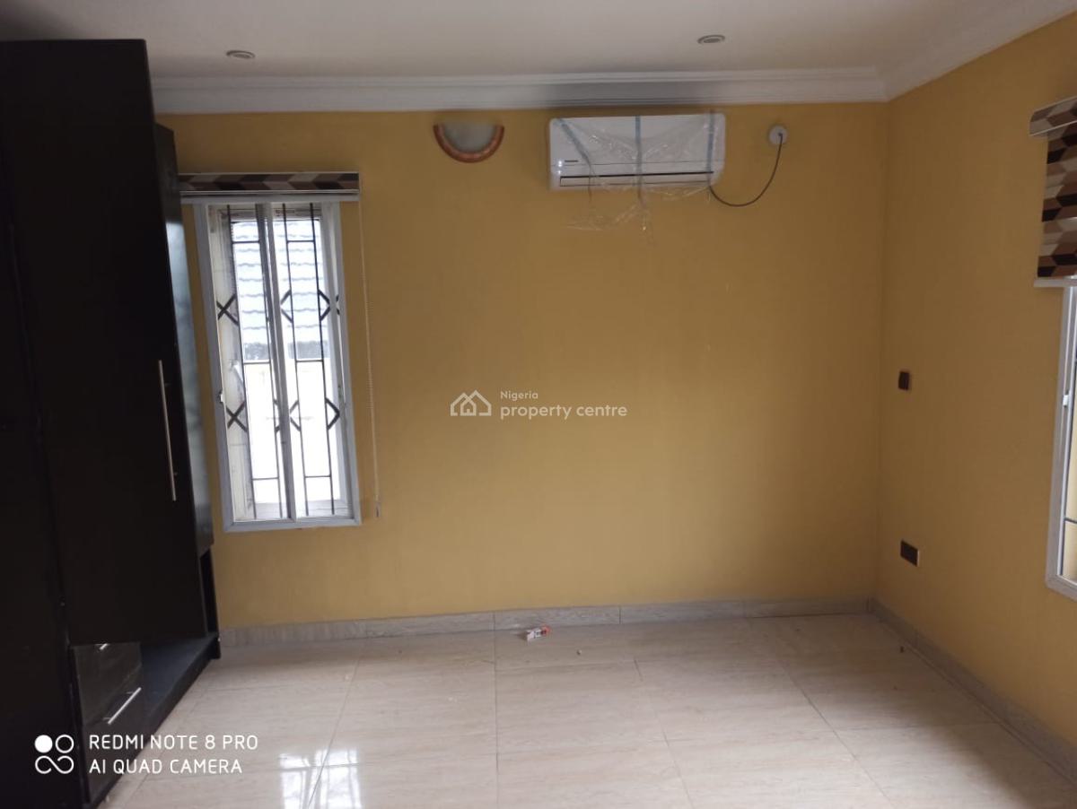 a Solid 3 Bedrooms Duplex with a Maid Room, Golfview Estate, Link Reservations, Onireke Gra., Ibadan, Oyo, Semi-detached Duplex for Sale