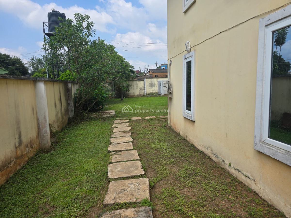 a Solid 3 Bedrooms Duplex with a Maid Room, Golfview Estate, Link Reservations, Onireke Gra., Ibadan, Oyo, Semi-detached Duplex for Sale