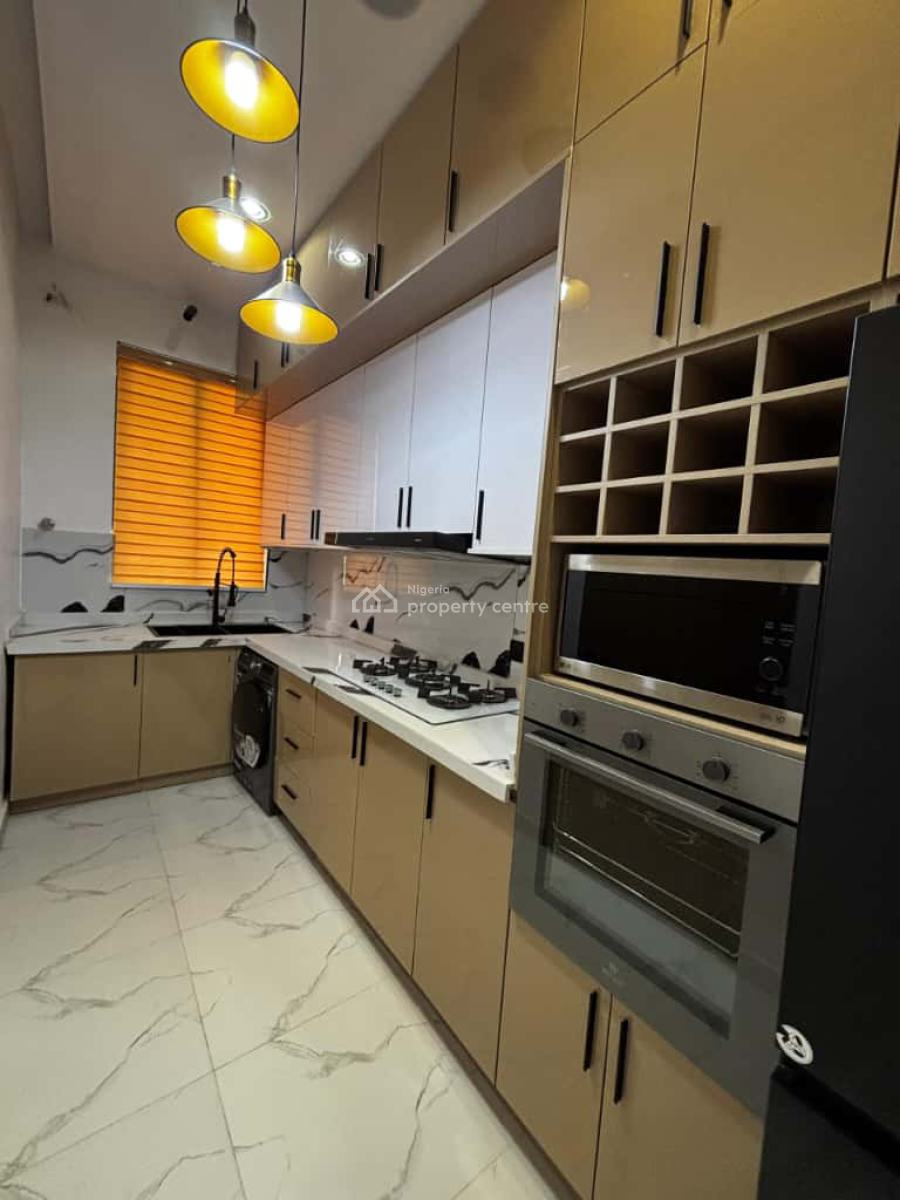 2 Bedroom Apartments with Ps5 ,gym , Snooker Board, Swimming Pool, Lekki Phase 1, Lekki, Lagos, Flat / Apartment Short Let