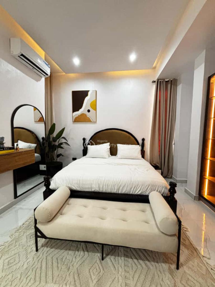 2 Bedroom Apartments with Ps5 ,gym , Snooker Board, Swimming Pool, Lekki Phase 1, Lekki, Lagos, Flat / Apartment Short Let