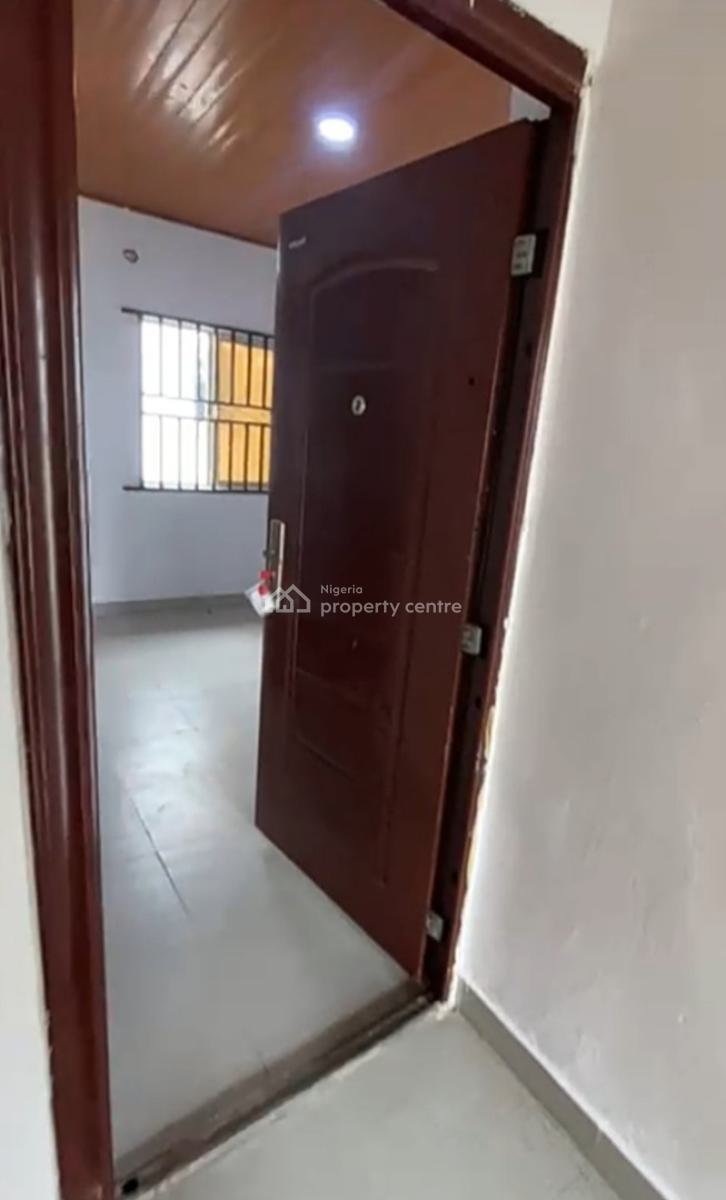 Standard  Miniflat {upstairs} - {video Available}, Victory Estate @ Thomas Estate, Ajah, Lagos, Mini Flat (room and Parlour) for Rent