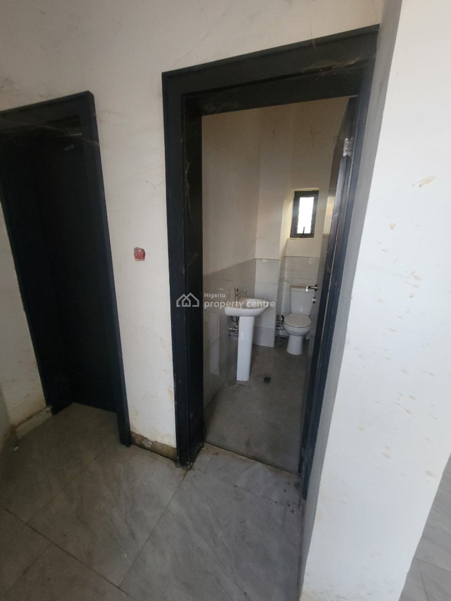 197.94sqm Duplex Space for Commercial Purpose, Life Camp, Abuja, Plaza / Complex / Mall for Rent
