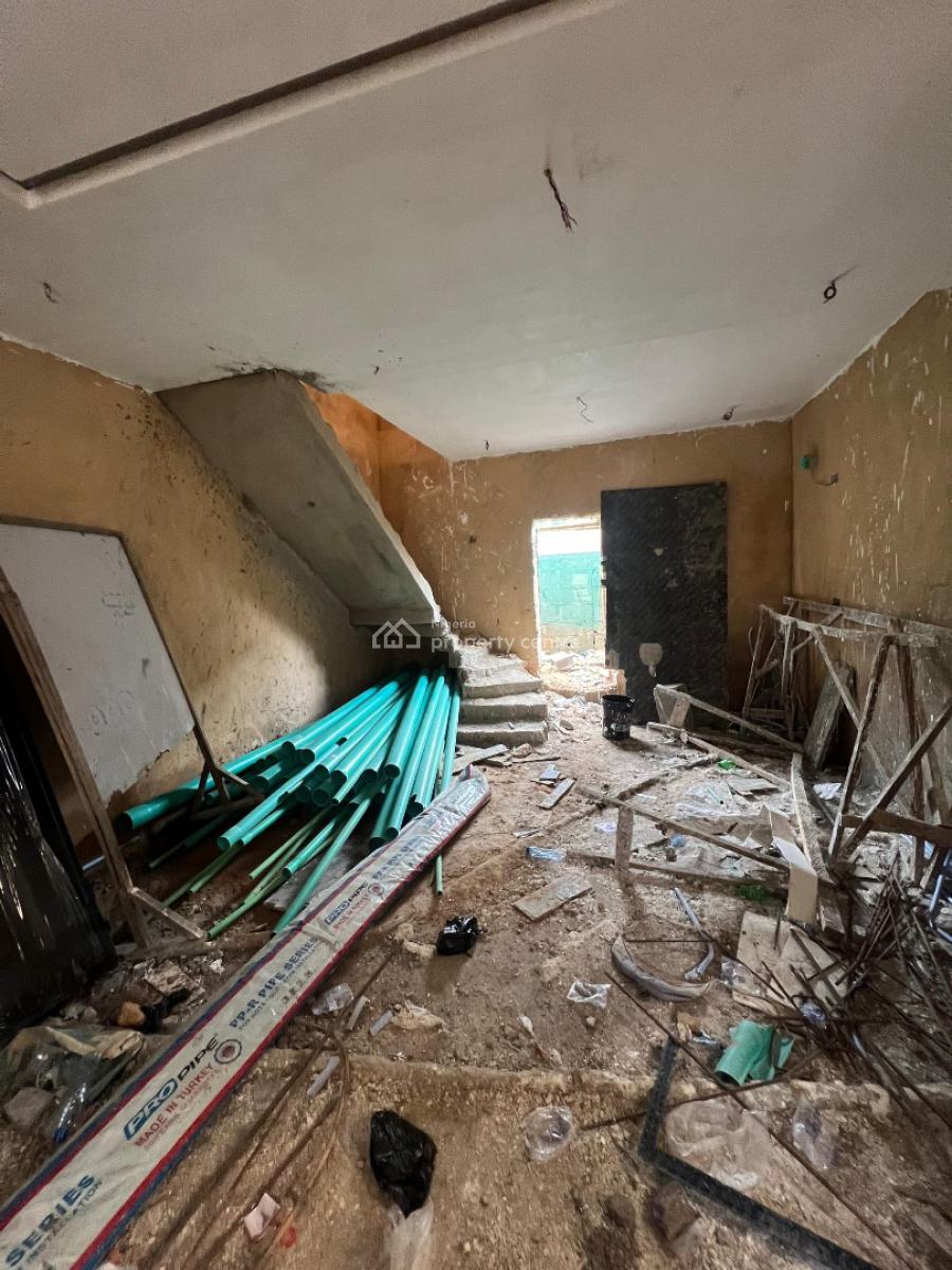 a Luxury Cash Flow Lease Investment, Obanikoro, Shomolu, Lagos, House for Sale