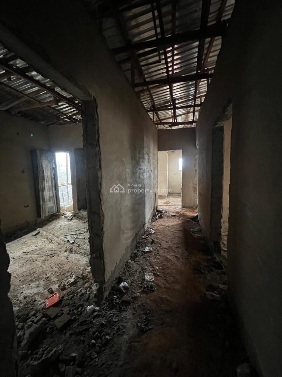 a Luxury Cash Flow Lease Investment, Obanikoro, Shomolu, Lagos, House for Sale