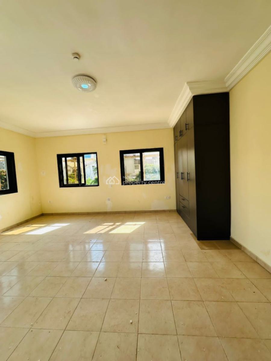 Newly Renovated 3 Bedroom Apartment with Pool W, Lekki, Lekki, Lagos, Flat / Apartment for Rent