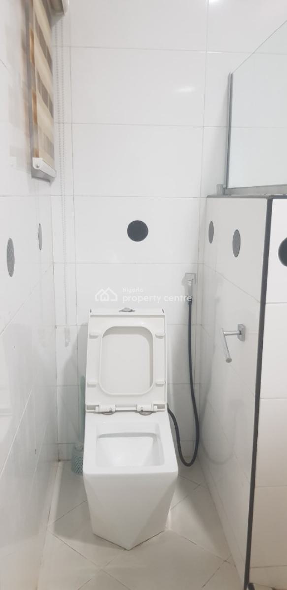 Service 3bedroom Flat, Gra Ikeja Lagos, Ikeja, Lagos, Flat / Apartment for Rent