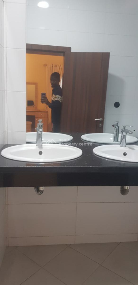 Service 3bedroom Flat, Gra Ikeja Lagos, Ikeja, Lagos, Flat / Apartment for Rent