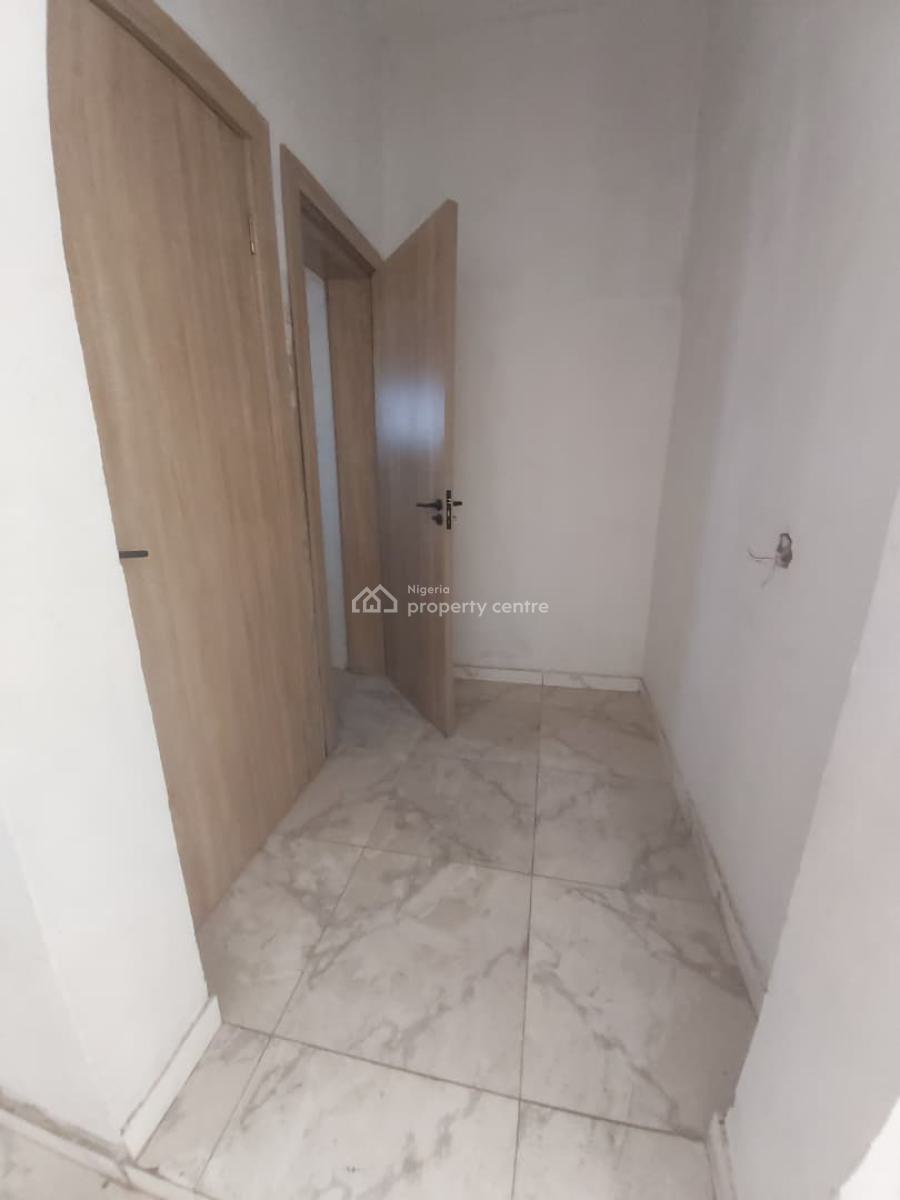 Spacious Plaza, Ogombo Road Abraham Adesanya, Sangotedo, Ajah, Lagos, Plaza / Complex / Mall for Rent