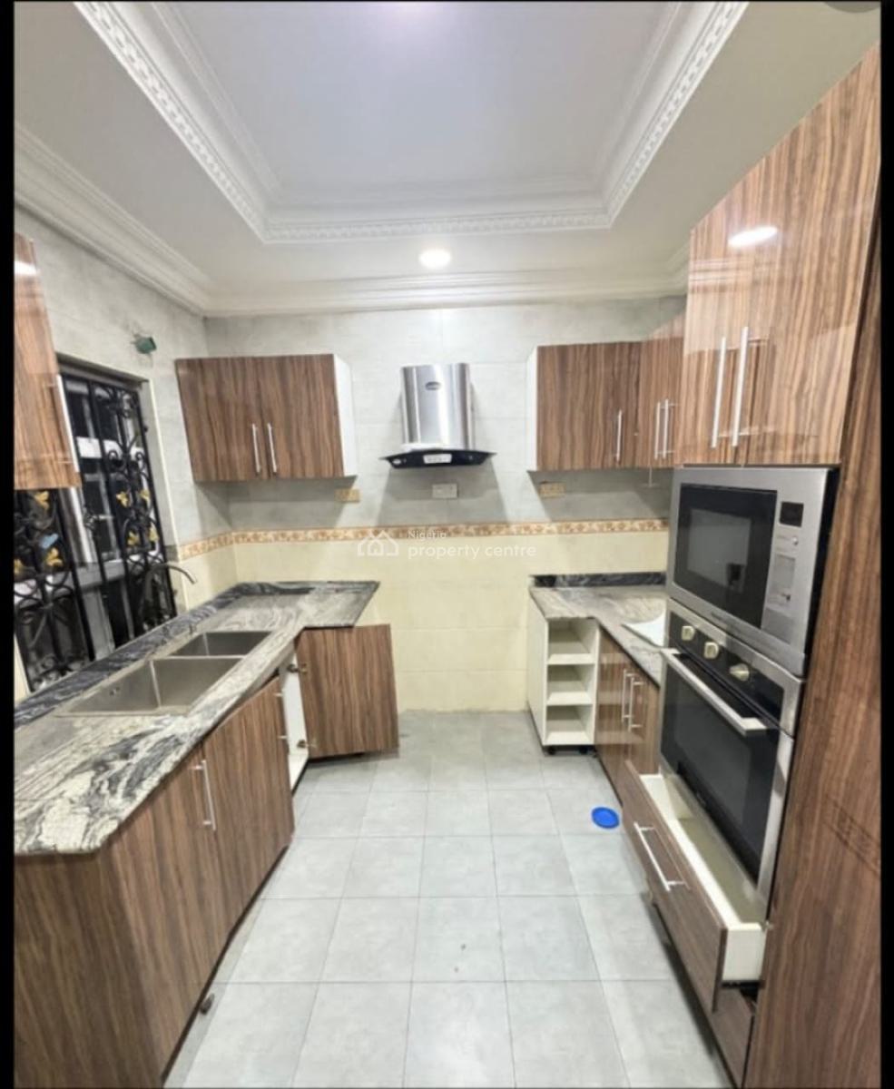 Newly Renovated 3 Bedroom Flat, Ikate, Lekki, Lagos, Flat / Apartment for Rent