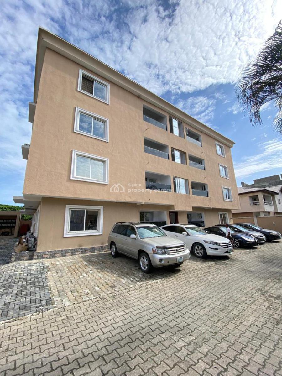 Very Spacious 3 Bedroom Apartment with Bq, Lekki Phase 1, Lekki, Lagos, Flat / Apartment for Sale
