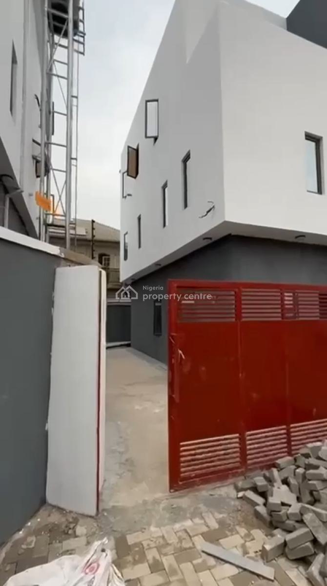 4 Bedroom Semi Detached Duplex, Gra Phase 1, Magodo, Lagos, Semi-detached Duplex for Sale