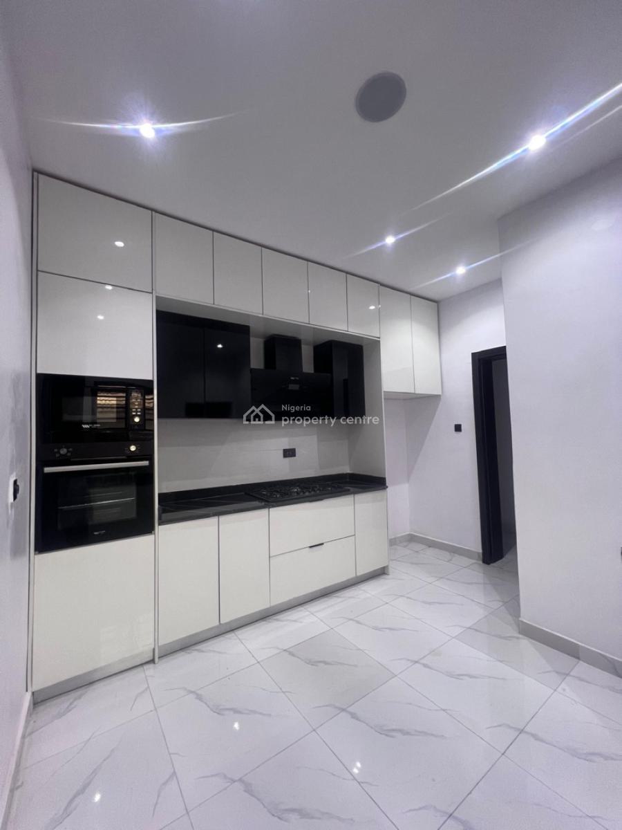 2 Bedroom Apartment, Lekki Phase 1, Lekki, Lagos, Flat / Apartment for Sale