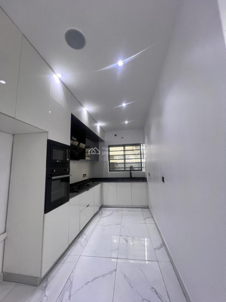 2 Bedroom Apartment, Lekki Phase 1, Lekki, Lagos, Flat / Apartment for Sale