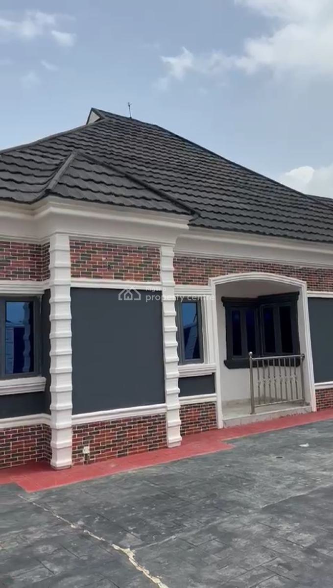 Brand New Luxurious Bungalow of 1 Unit 3-bedroom & 2 Units 2-bedroom, Mowe Town, Ogun, Semi-detached Bungalow for Sale