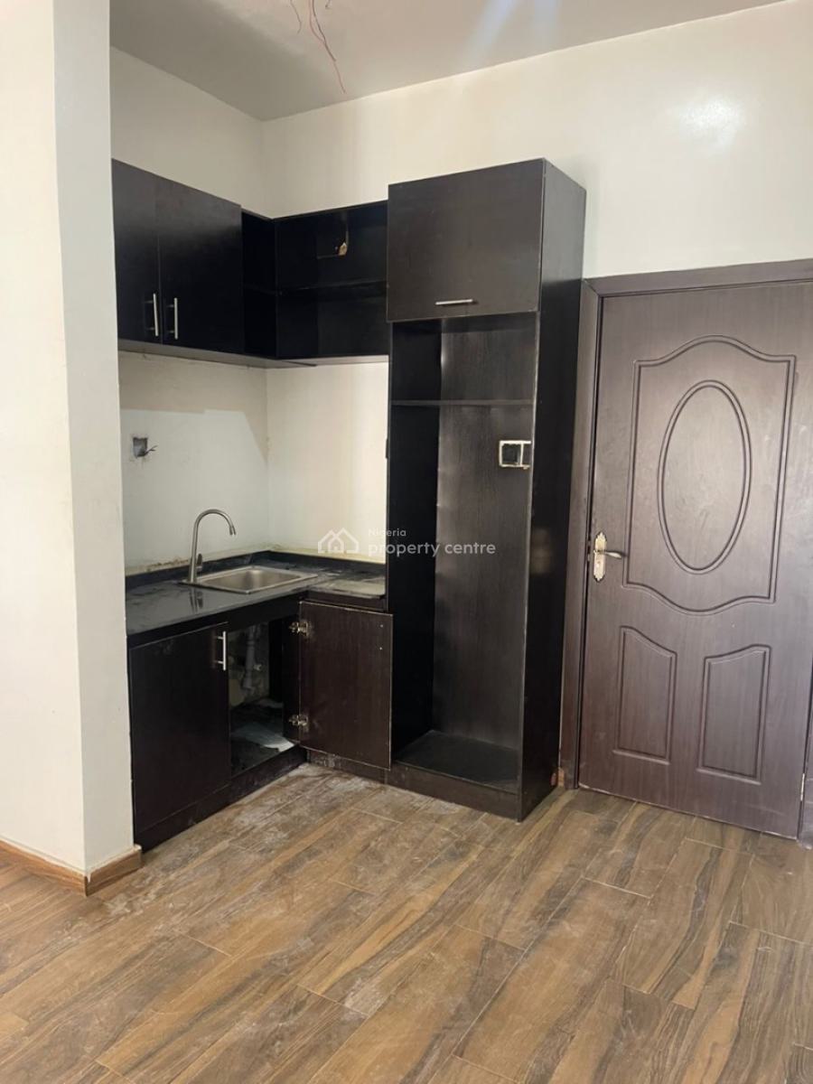 Spacious Studio Apartment Upstairs, Osapa Lekki Lagos, Osapa, Lekki, Lagos, Flat / Apartment for Rent