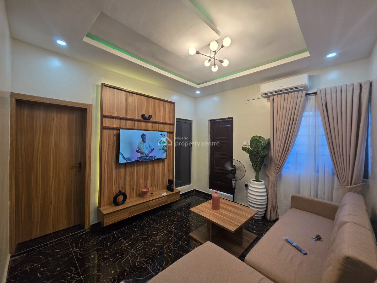 Prime Gold Mini-flat Apartment, Olonode Street, Alagomeji, Yaba, Lagos, Mini Flat (room and Parlour) Short Let