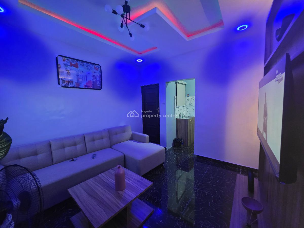 Prime Gold Mini-flat Apartment, Olonode Street, Alagomeji, Yaba, Lagos, Mini Flat (room and Parlour) Short Let