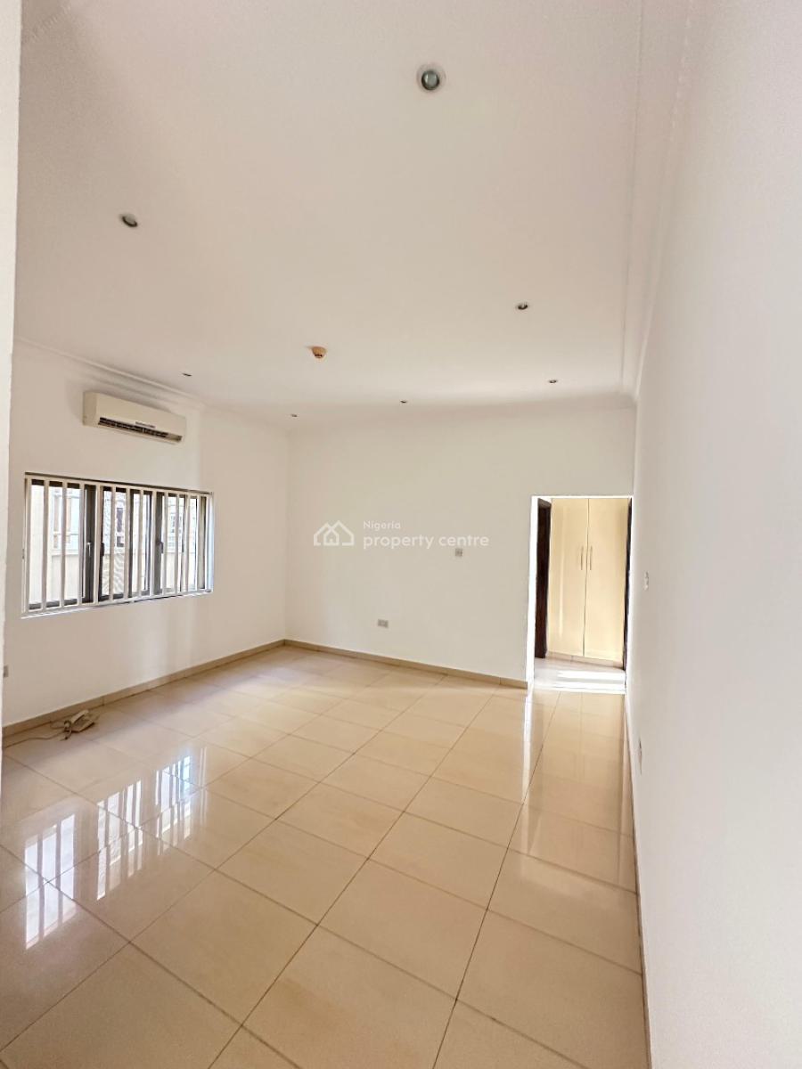 Clean 3-bedroom Apartment with Bq, Lekki Phase 1, Lekki, Lagos, Flat / Apartment for Rent