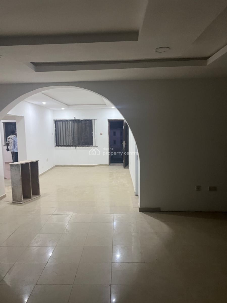 Clean 3 Bedroom Flat, Pay and Pack in , Office/residence,tarred Rd, By Arab, Utako, Abuja, Flat / Apartment for Rent