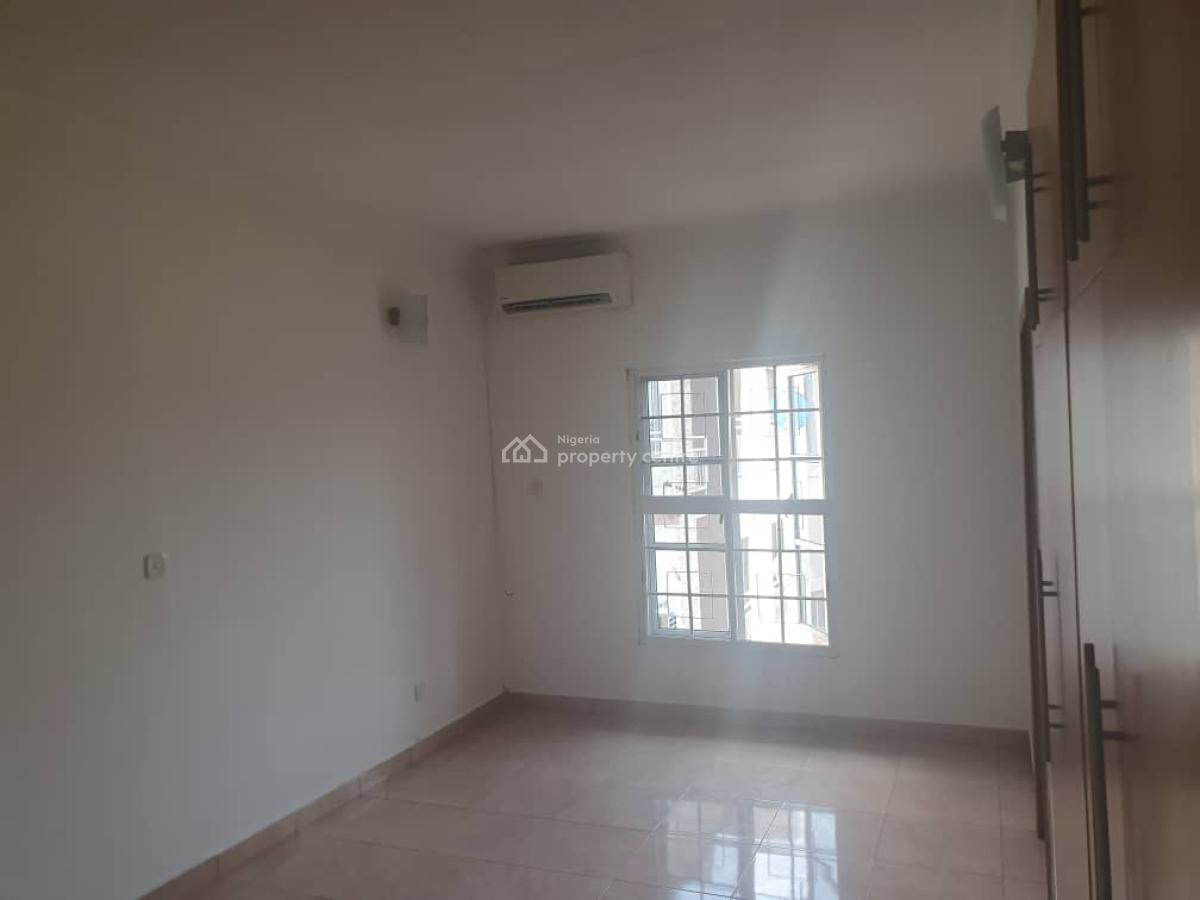 Serviced 2-bedroom Penthouse Apartment, Lekki Phase 1, Lekki, Lagos, Flat / Apartment for Rent