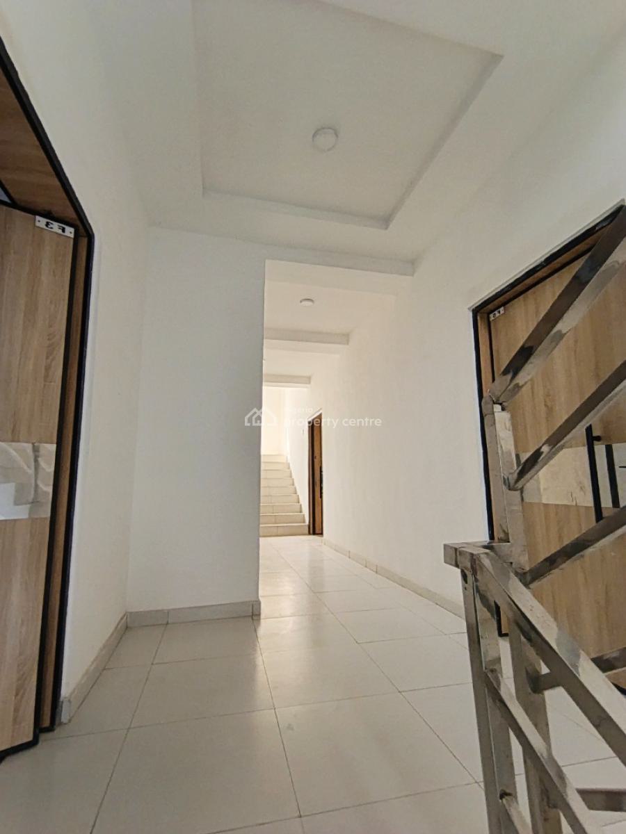 2 Bedroom Flat, Ologolo, Lekki, Lagos, Block of Flats for Sale