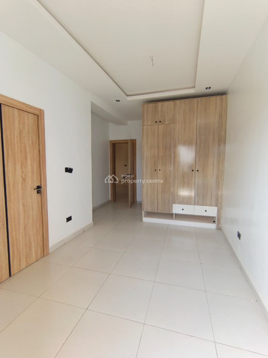 2 Bedroom Flat, Ologolo, Lekki, Lagos, Block of Flats for Sale