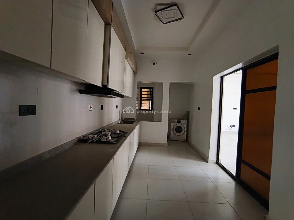 2 Bedroom Flat, Ologolo, Lekki, Lagos, Block of Flats for Sale