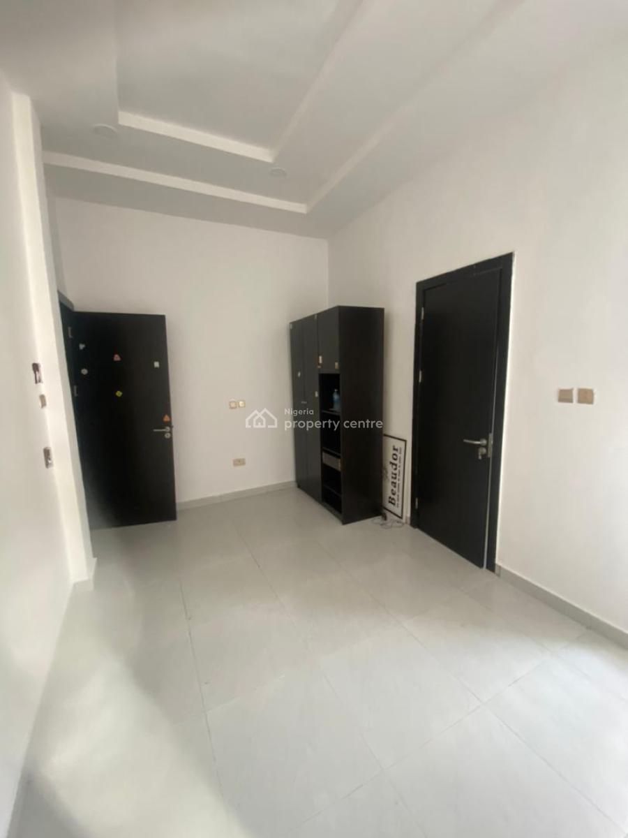 Semi Masters Room, Orchid Road Before Roundabout, Lekki, Lagos, Flat / Apartment for Rent