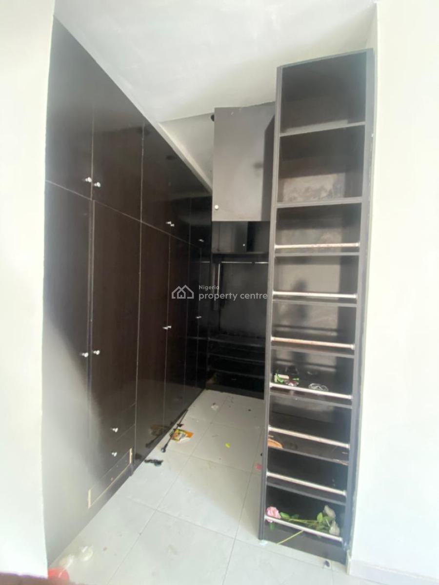 Masters Bedroom with Mini Parlor, Orchid Road, Before Roundabout, Lekki, Lagos, Flat / Apartment for Rent
