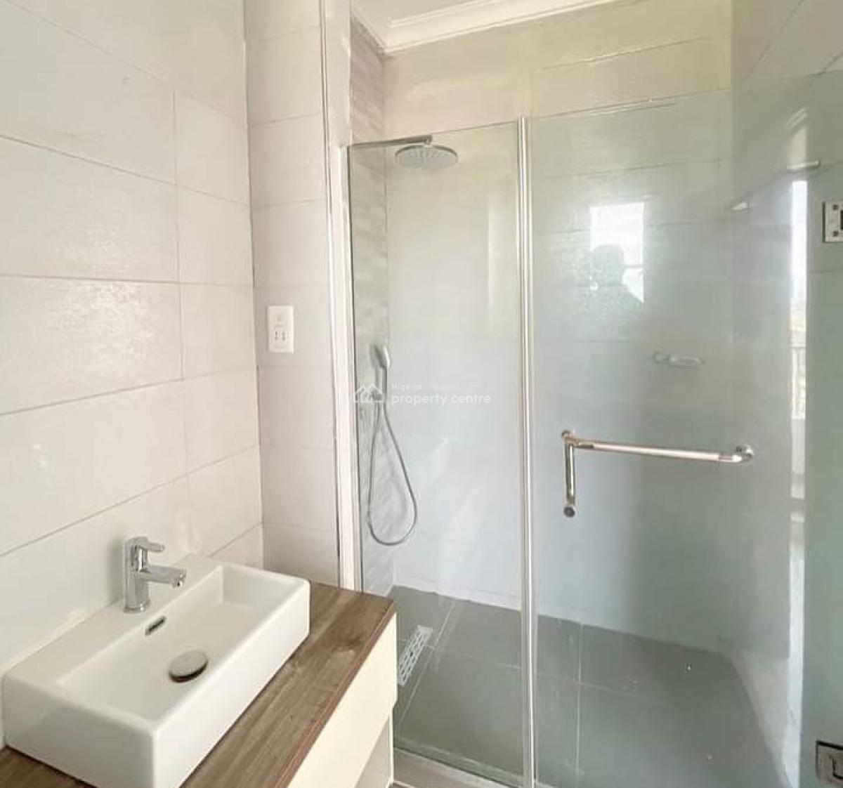 Specious 3bedrooms Apartment with Bq and Swimming Pool, Gym, Lekki Phase 1, Lekki, Lagos, House for Sale