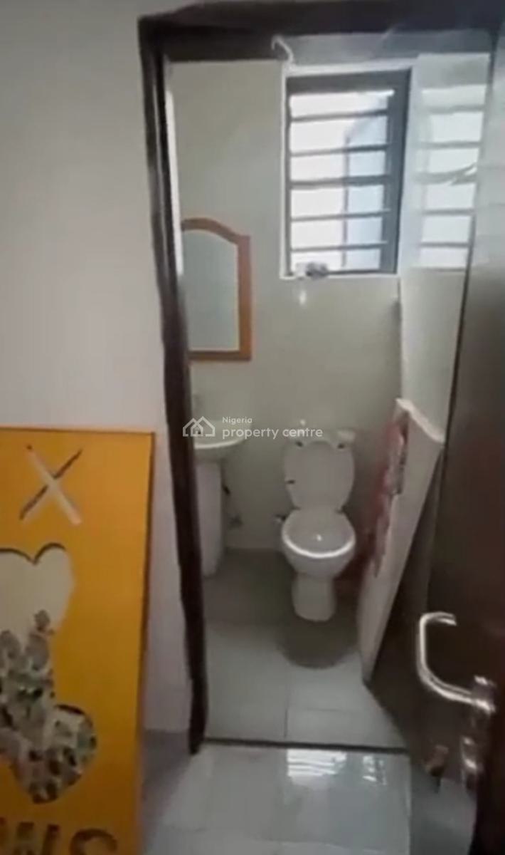 Furnished Upstairs Bedroom - {video Available}, Van Daniels Estate Orchid Road, Lekki, Lagos, Self Contain (single Rooms) for Rent