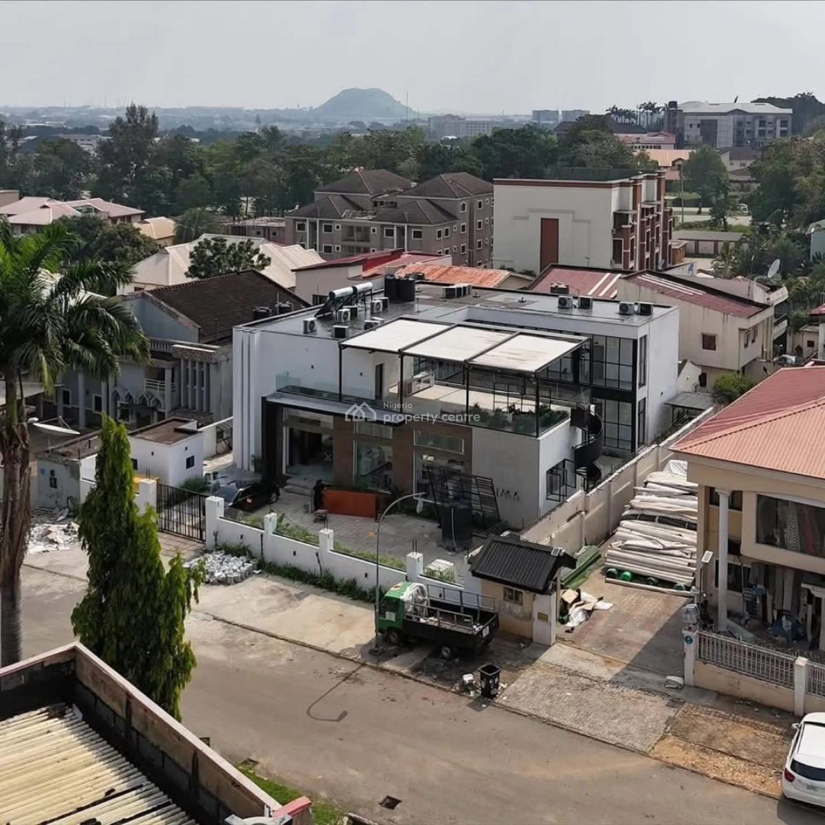 Brand New 14rooms Hotel,pool,bar,resturant,rooftop ,cctv, Cofo, Wuse2. Serene and Strategic Axis, Wuse 2, Abuja, Hotel / Guest House for Sale