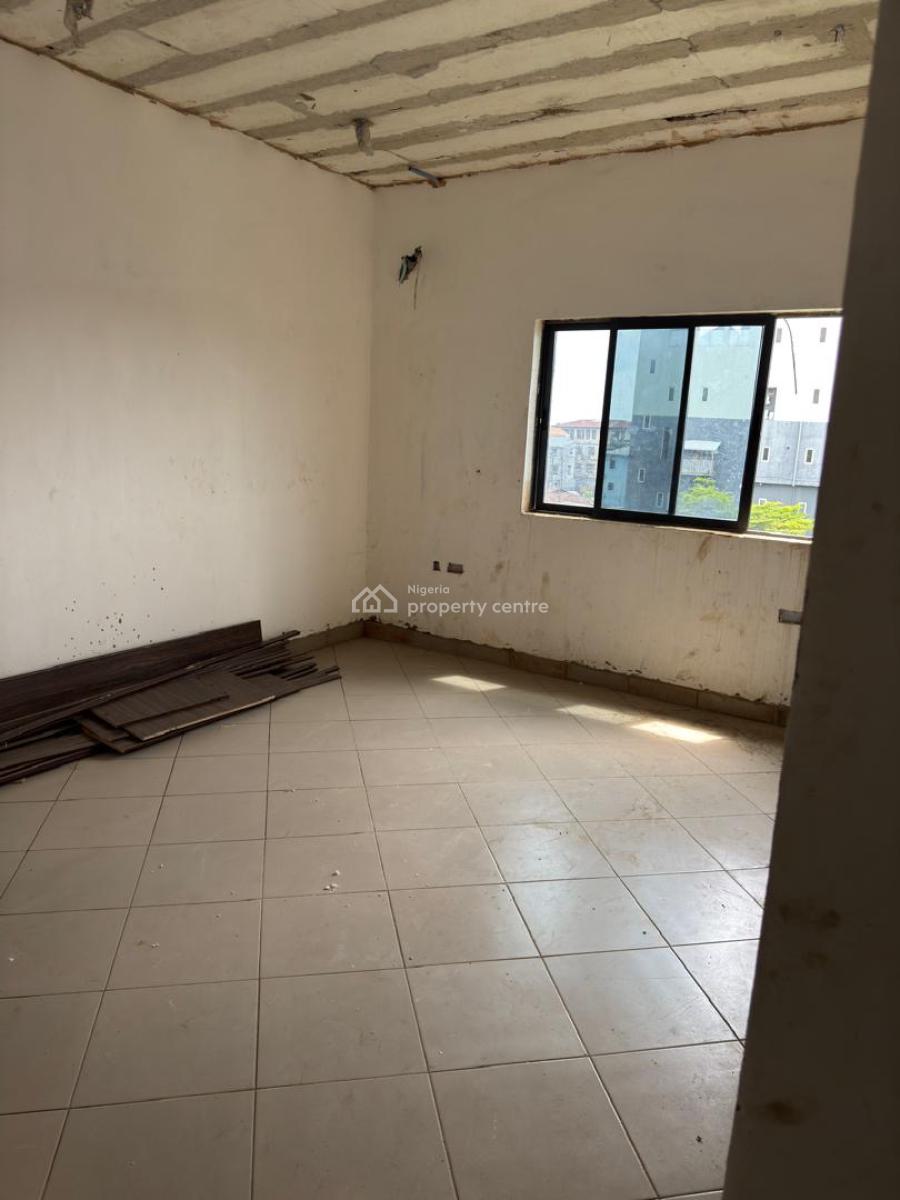 2 Bedroom Apartment, Mcneil Road, Sabo, Yaba, Lagos, Flat / Apartment for Sale