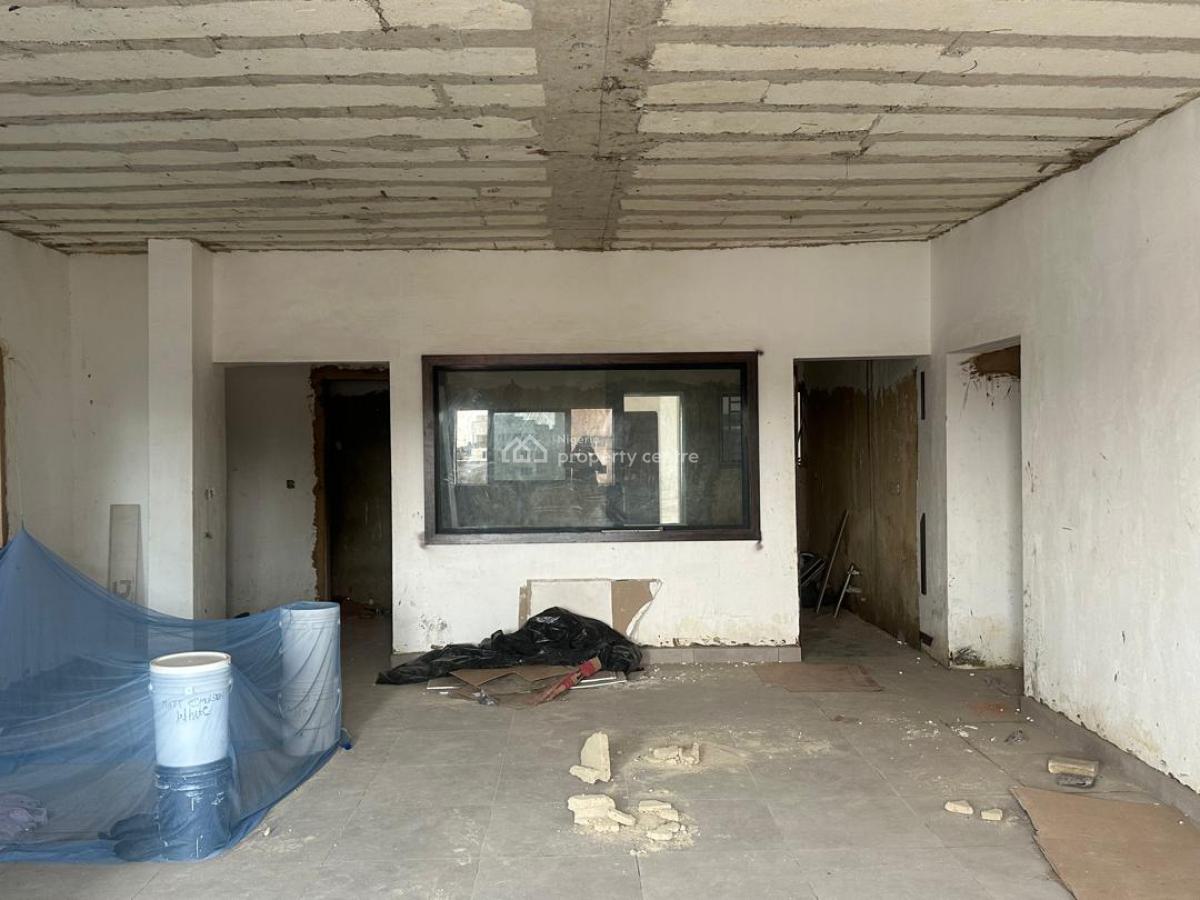 2 Bedroom Apartment, Mcneil Road, Sabo, Yaba, Lagos, Flat / Apartment for Sale