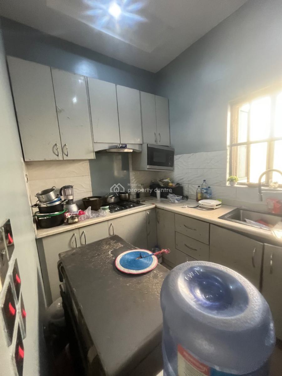 Luxury 2 Bedroom Flat Upstairs, Mobil Road Ilaje, Ajah, Lagos, Flat / Apartment for Rent