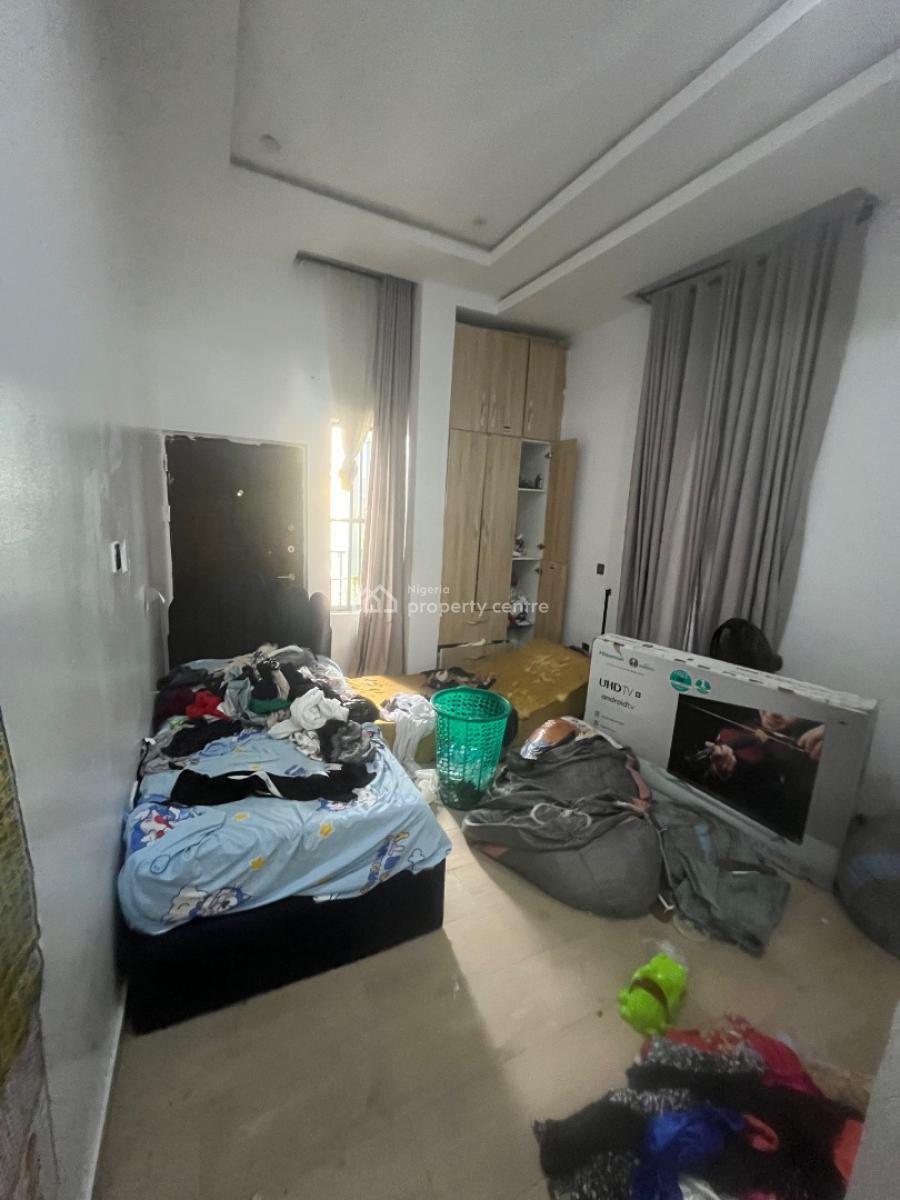 Luxury 2 Bedroom Flat Upstairs, Mobil Road Ilaje, Ajah, Lagos, Flat / Apartment for Rent