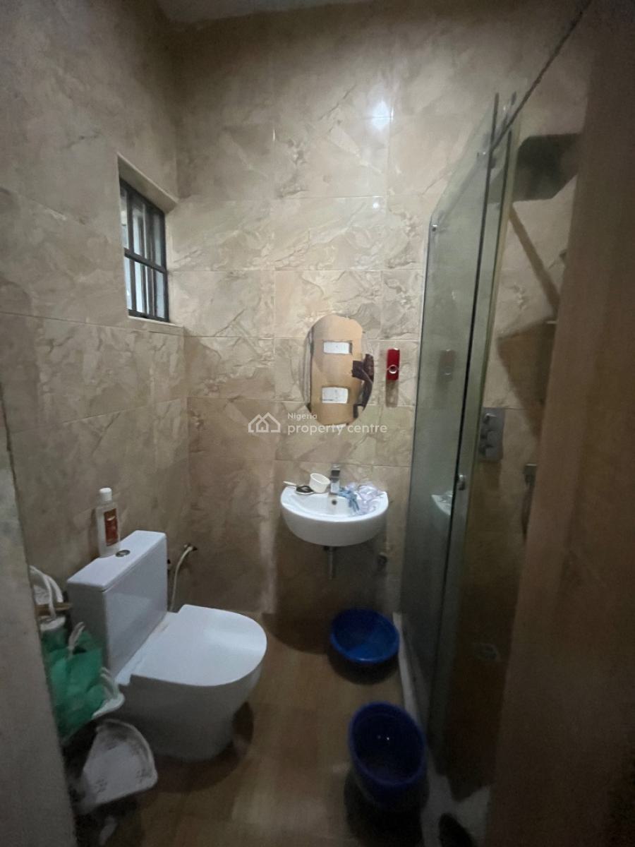 Luxury 2 Bedroom Flat Upstairs, Mobil Road Ilaje, Ajah, Lagos, Flat / Apartment for Rent