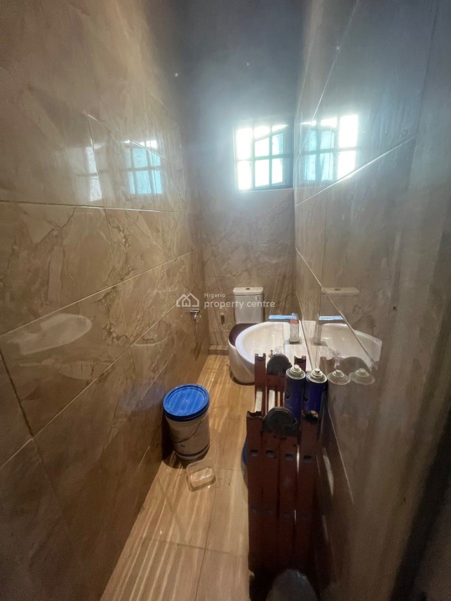 Luxury 2 Bedroom Flat Upstairs, Mobil Road Ilaje, Ajah, Lagos, Flat / Apartment for Rent