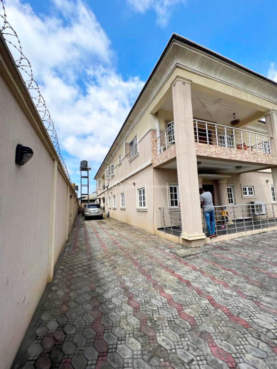 10 Bedroom House Sitting on 650sqm, Ajah, Lagos, Flat / Apartment for Sale