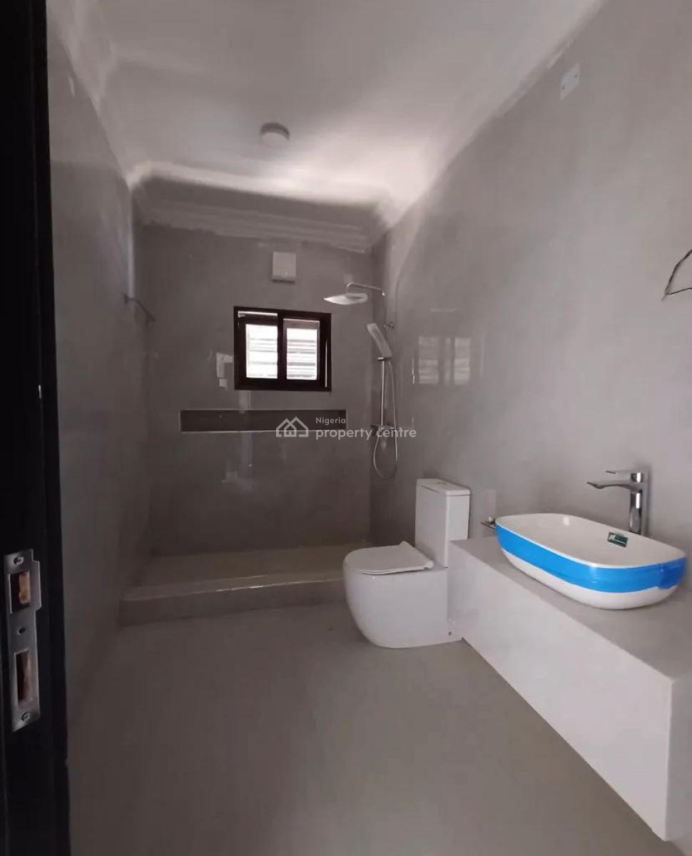 Three Bedroom Apartment with Bq and Swimming Pool, Lekki Phase 1, Lekki, Lagos, Flat / Apartment for Rent