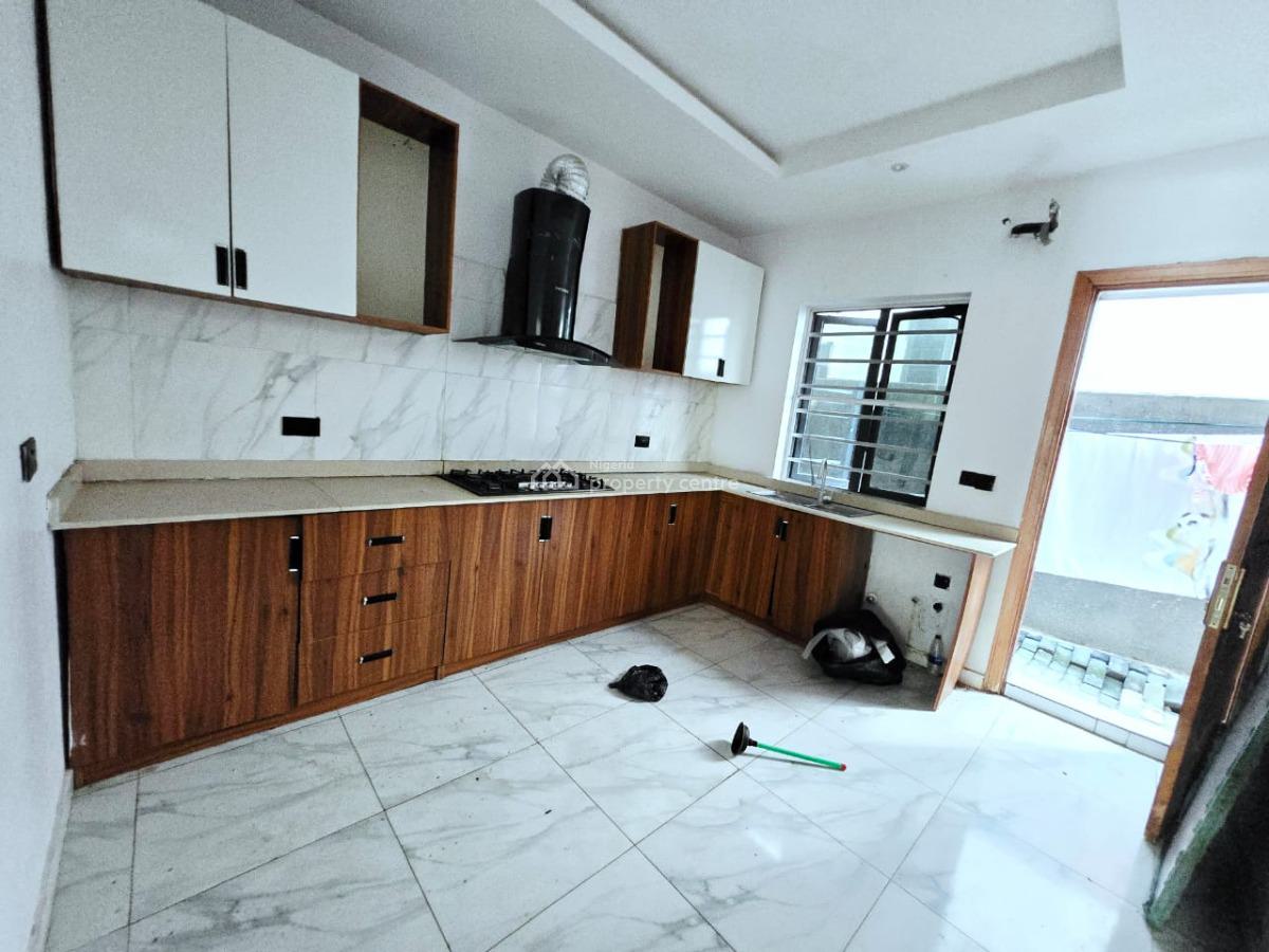 Elegant 4 Bedroom Terraced Duplex in Estate, Orchid Road, Lekki, Lagos, Terraced Duplex for Sale