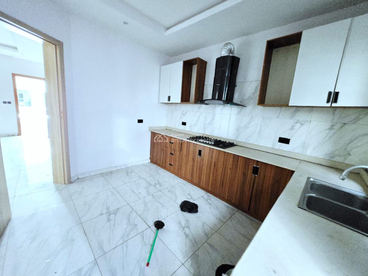 Elegant 4 Bedroom Terraced Duplex in Estate, Orchid Road, Lekki, Lagos, Terraced Duplex for Sale