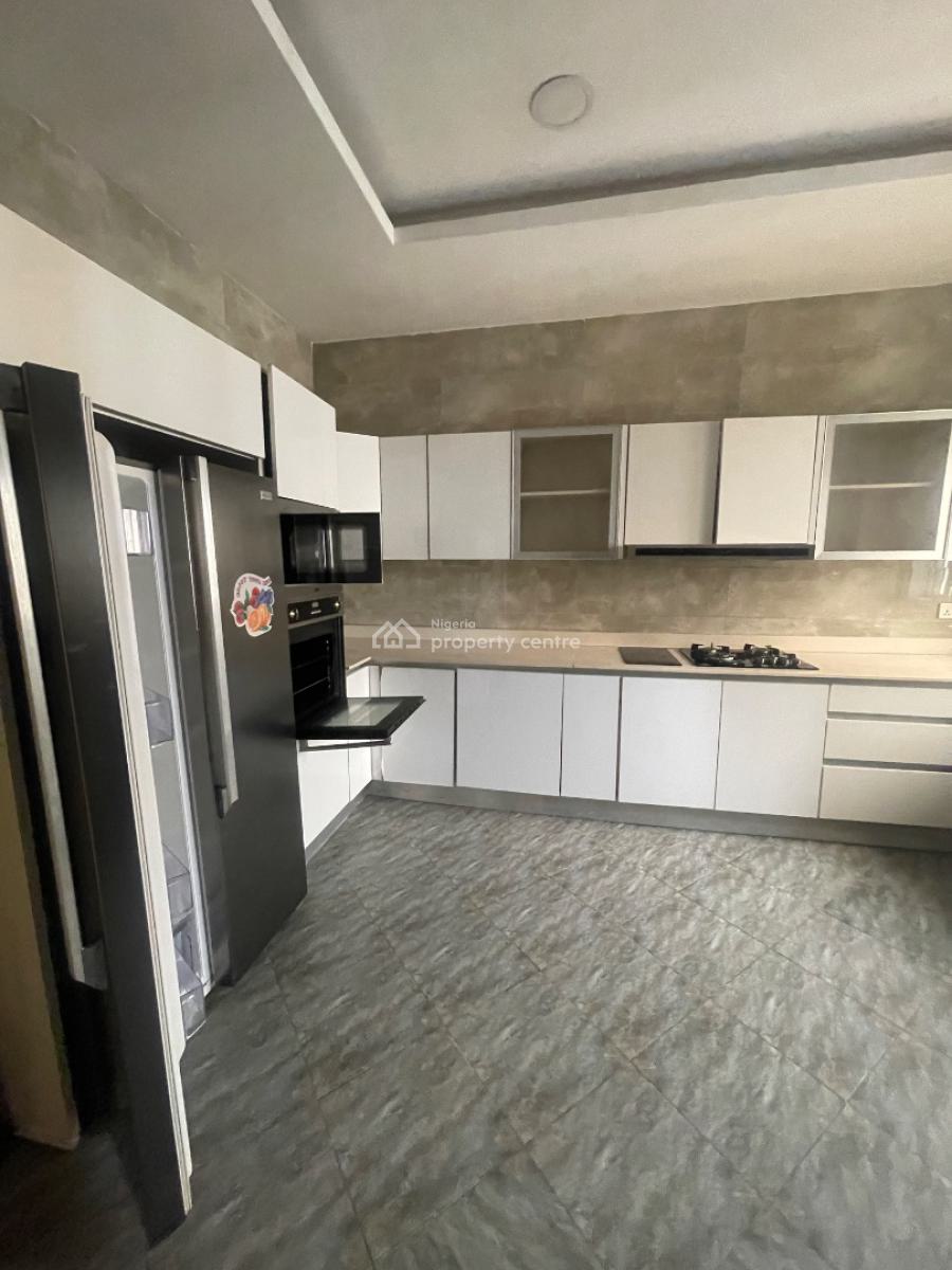 Well Spacious and Nicely Built 3 Bedroom Apartment with Bq, Prince Adebowale Crescent Off Chief Collins, Lekki Phase 1, Lekki, Lagos, Block of Flats for Sale