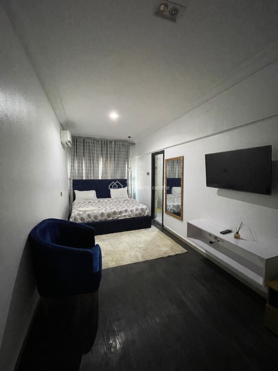 Well Spacious and Nicely Built 3 Bedroom Apartment with Bq, Prince Adebowale Crescent Off Chief Collins, Lekki Phase 1, Lekki, Lagos, Block of Flats for Sale